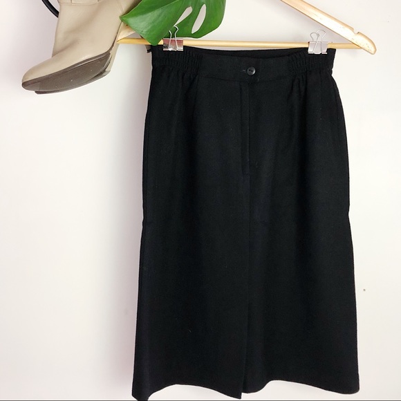 Vintage high waisted wool pencil skirt. - Picture 2 of 4